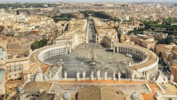 Colonnato di San Pietro