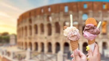 Mangiare il gelato a Roma