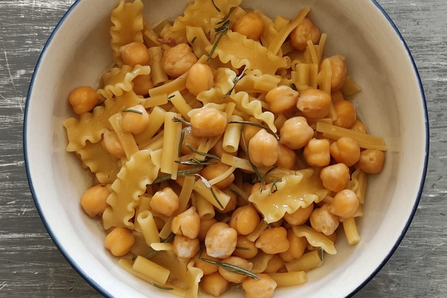 Pasta e ceci alla romana